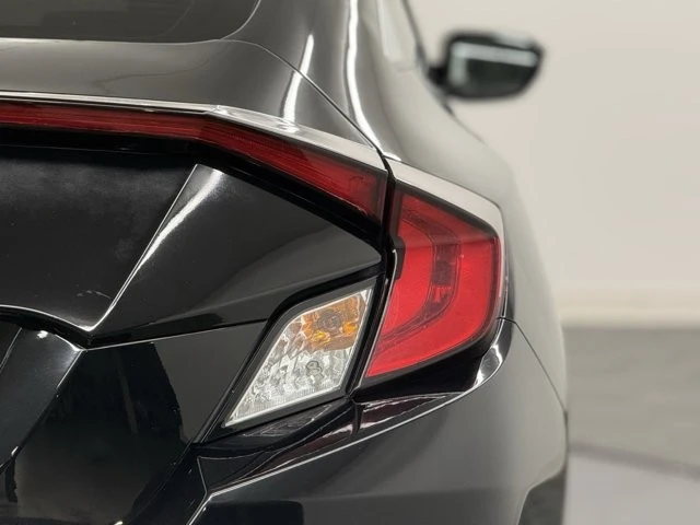2018 Honda Civic 10th Gen - Image 7 of 12