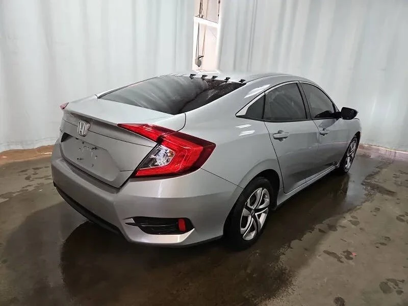 2018 Honda Civic 10th Gen - Image 2 of 3