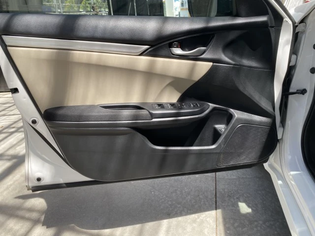 2018 Honda Civic 10th Gen - Image 24 of 31