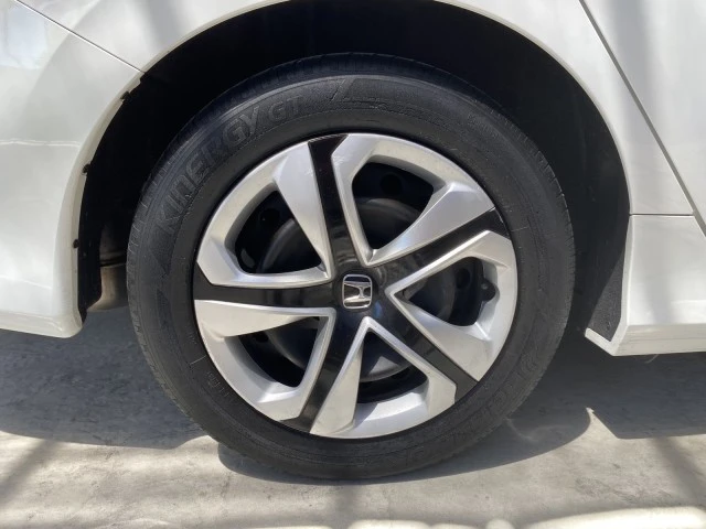 2018 Honda Civic 10th Gen - Image 19 of 31
