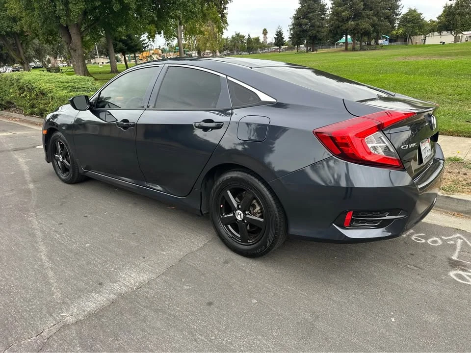 2018 Honda Civic 10th Gen - Image 4 of 16