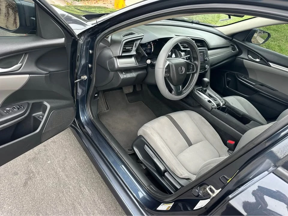 2018 Honda Civic 10th Gen - Image 13 of 16