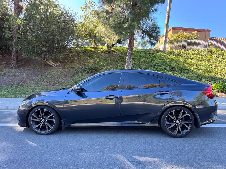 2018 Honda Civic 10th Gen - Image 8 of 20