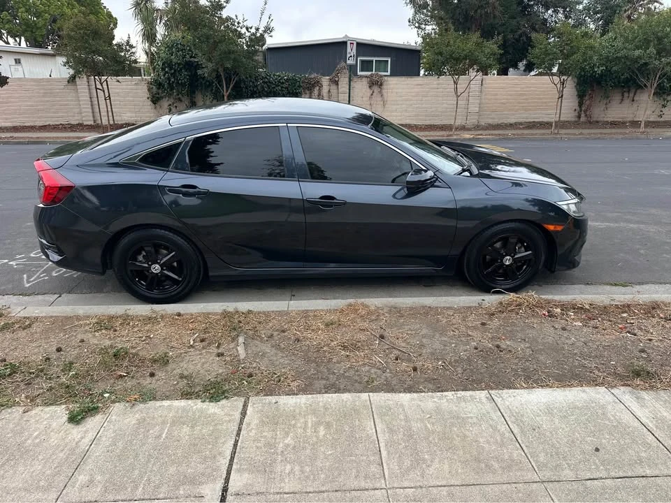 2018 Honda Civic 10th Gen - Image 7 of 16