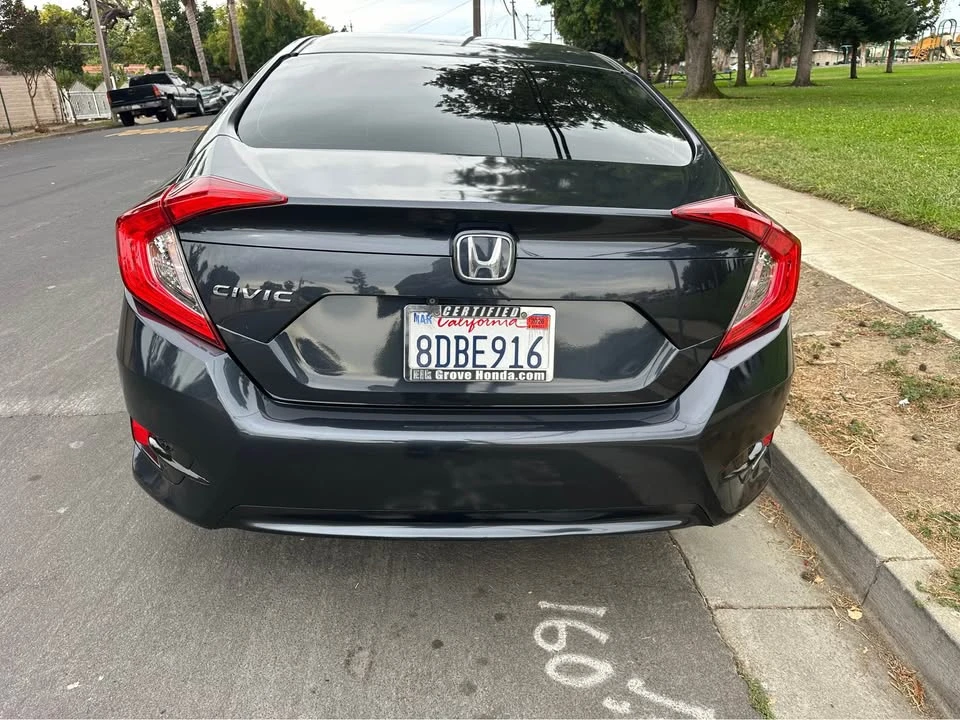2018 Honda Civic 10th Gen - Image 5 of 16