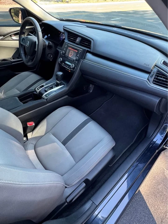 2018 Honda Civic 10th Gen - Image 16 of 20