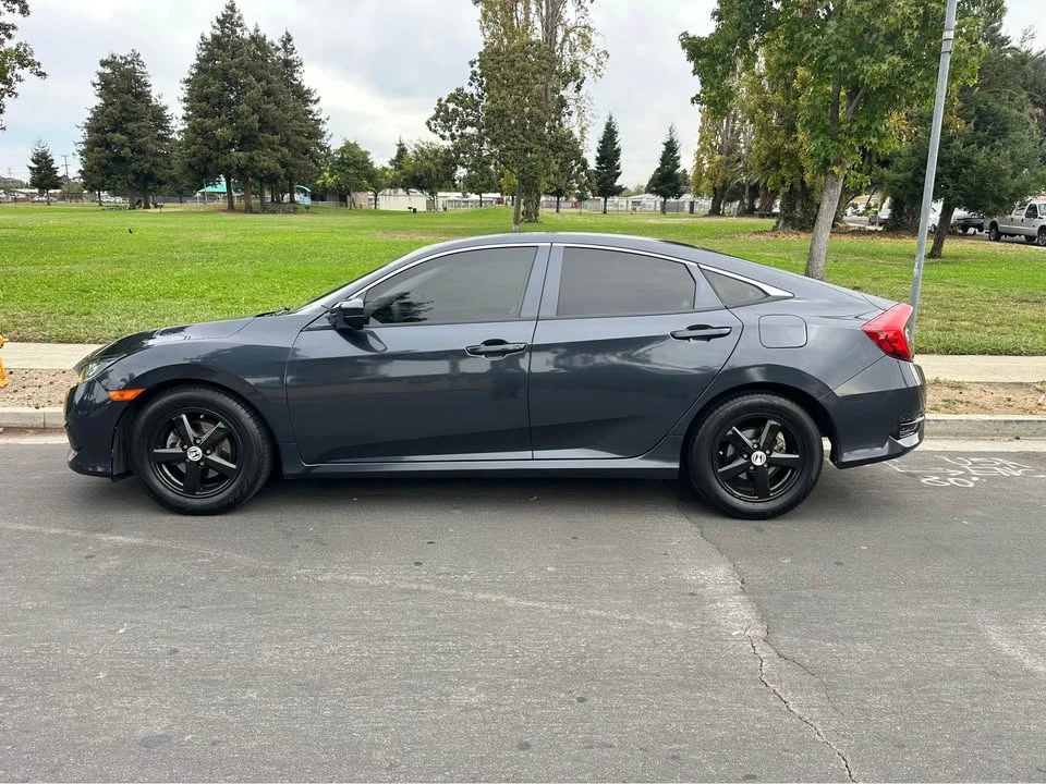 2018 Honda Civic 10th Gen - Image 3 of 16
