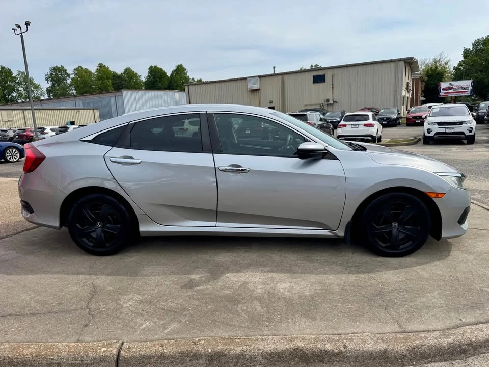 2018 Honda Civic 10th Gen - Image 7 of 20