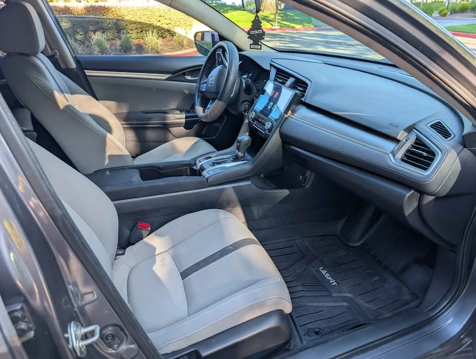 2018 Honda Civic 10th Gen - Image 10 of 14