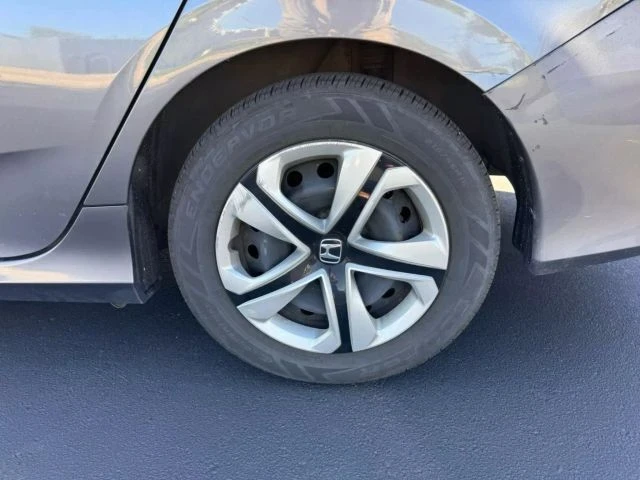 2018 Honda Civic 10th Gen - Image 10 of 12