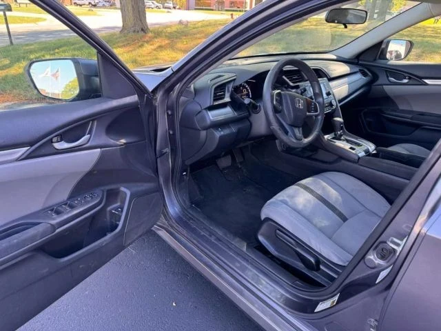 2018 Honda Civic 10th Gen - Image 13 of 21