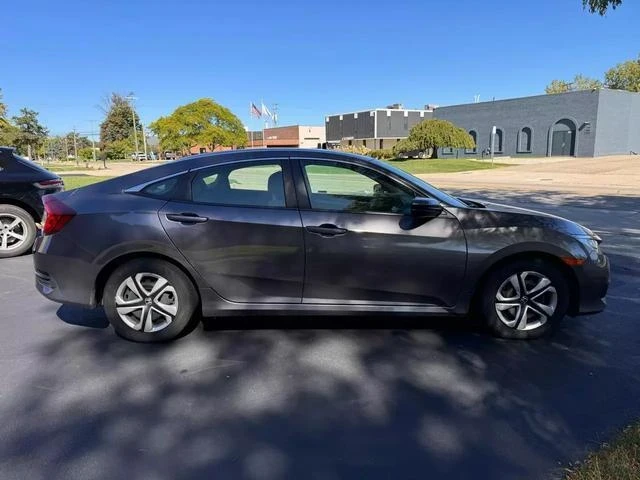 2018 Honda Civic 10th Gen - Image 4 of 12