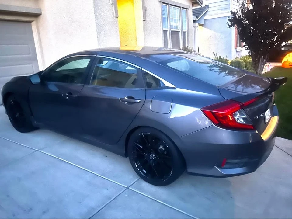 2018 Honda Civic 10th Gen - Image 2 of 6