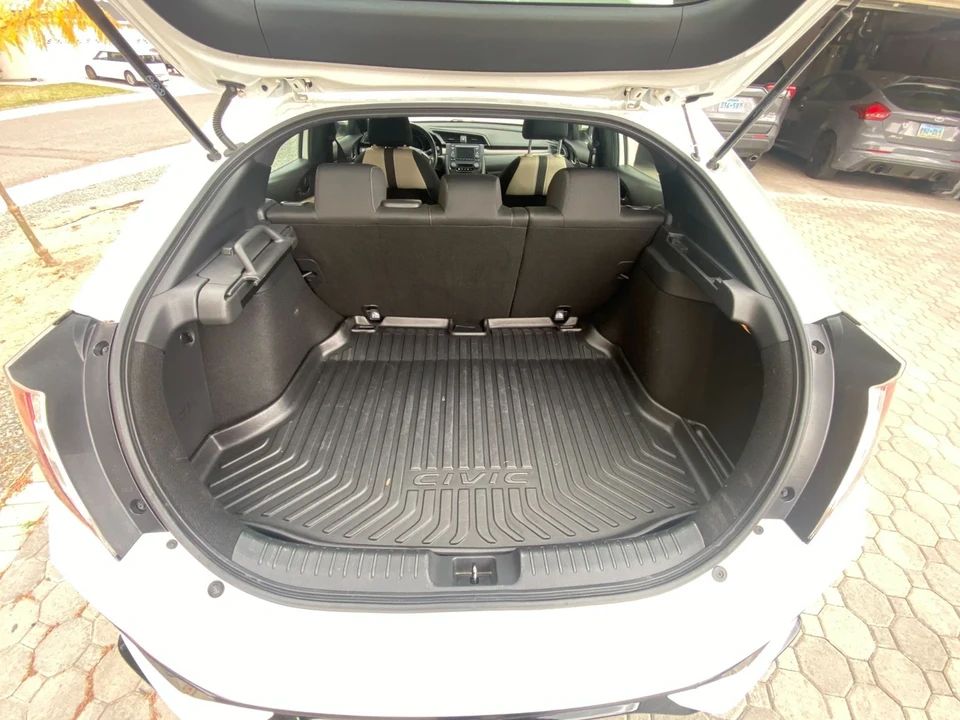 2018 Honda Civic 10th Gen - Image 11 of 15