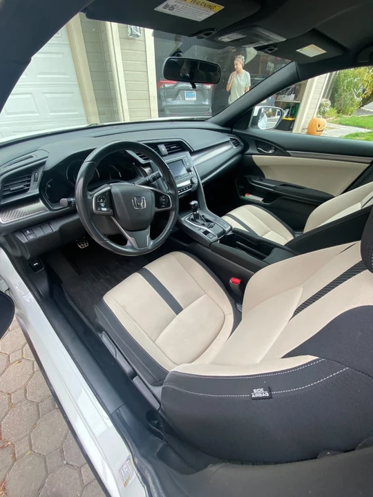 2018 Honda Civic 10th Gen - Image 9 of 15