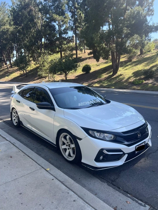 2018 Honda Civic 10th Gen - Image 3 of 10
