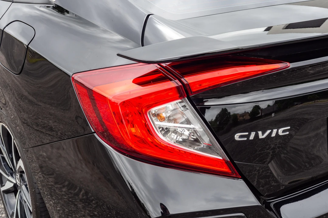 2018 Honda Civic Si 10th Gen - Image 18 of 31