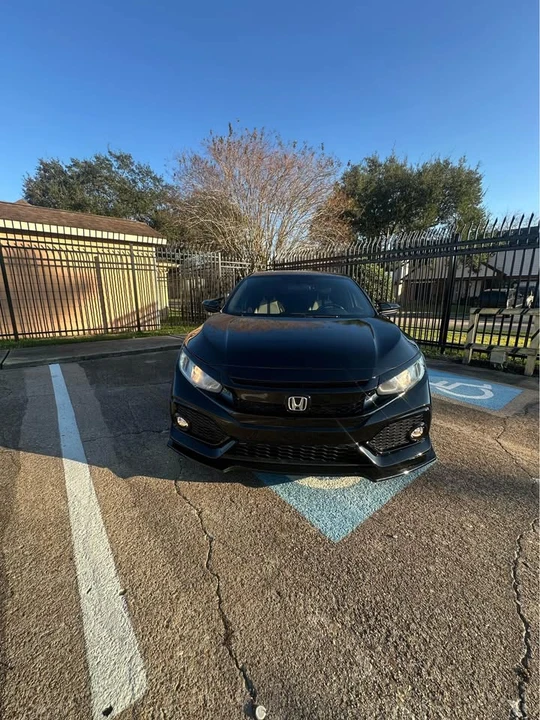 2018 Honda Civic 10th Gen - Image 5 of 12