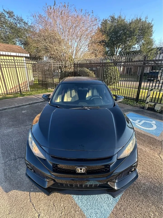 2018 Honda Civic 10th Gen - Image 10 of 12