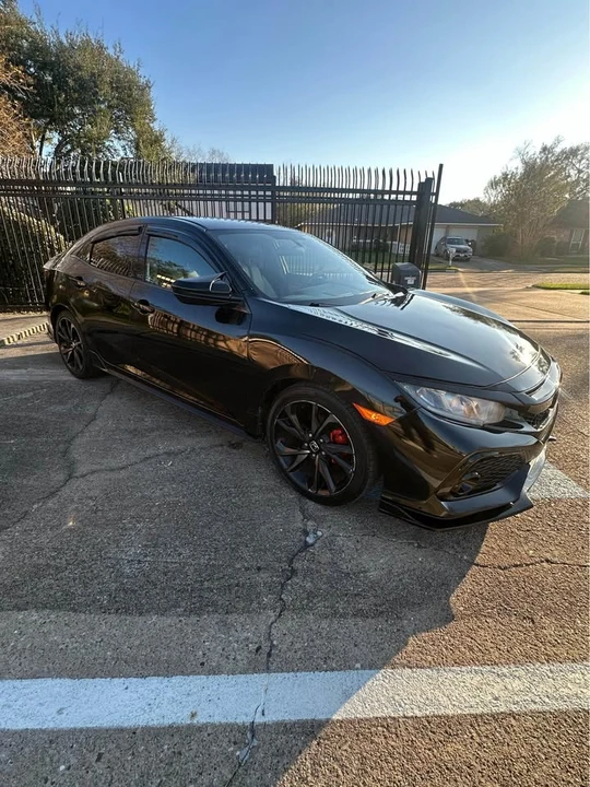 2018 Honda Civic 10th Gen - Image 4 of 12