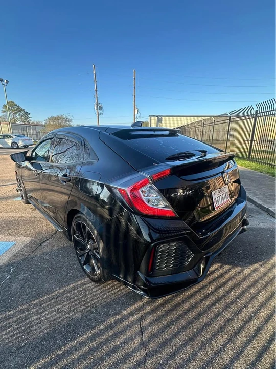 2018 Honda Civic 10th Gen - Image 7 of 12
