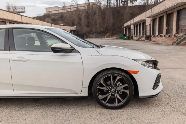 2018 Honda Civic 10th Gen - Image 11 of 21