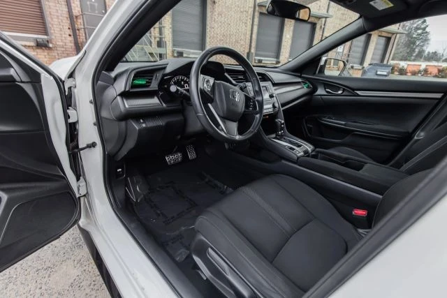 2018 Honda Civic 10th Gen - Image 18 of 21