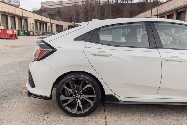 2018 Honda Civic 10th Gen - Image 12 of 21