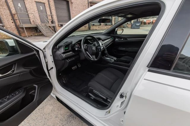 2018 Honda Civic 10th Gen - Image 17 of 21