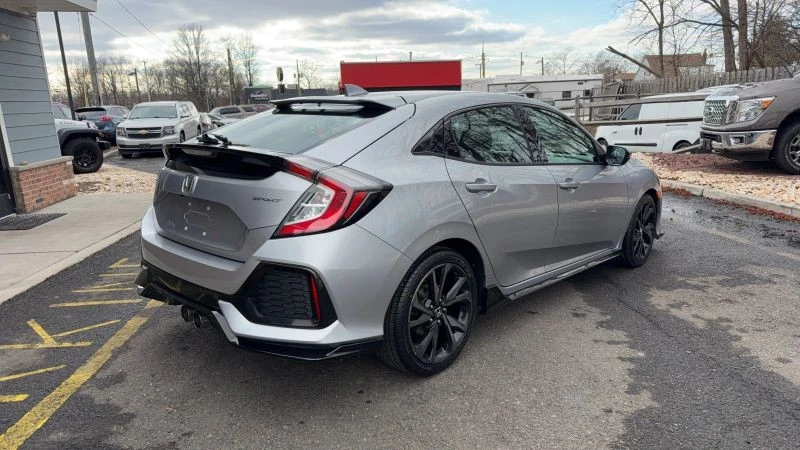 2018 Honda Civic 10th Gen - Image 5 of 12