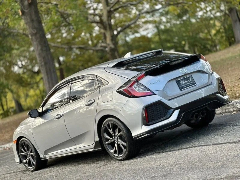 2018 Honda Civic 10th Gen - Image 5 of 12