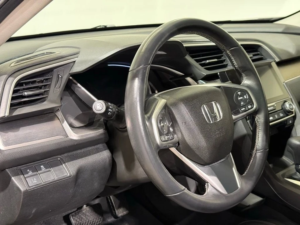 2018 Honda Civic 10th Gen - Image 16 of 21