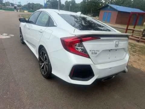 2018 Honda Civic 10th Gen - Image 4 of 8
