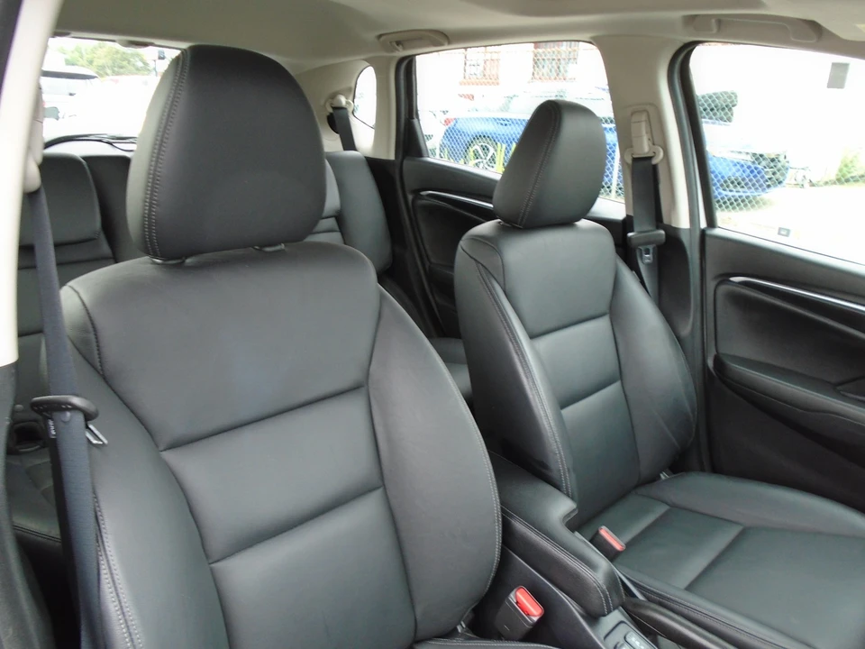 2018 Honda Fit - Image 14 of 21