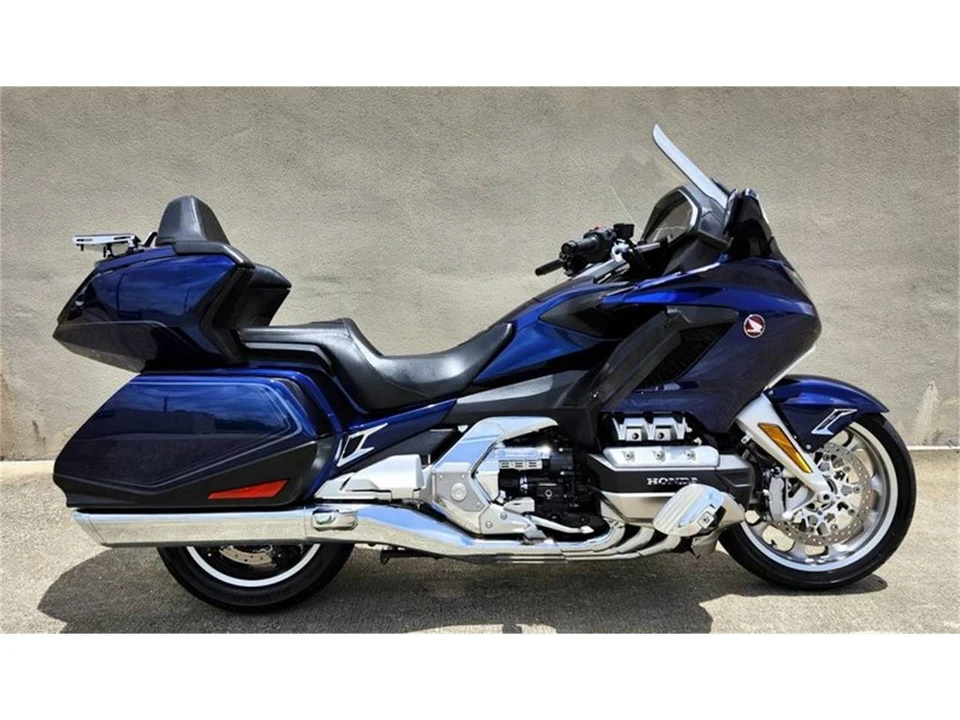 2018 Honda Gold Wing - Image 3 of 21