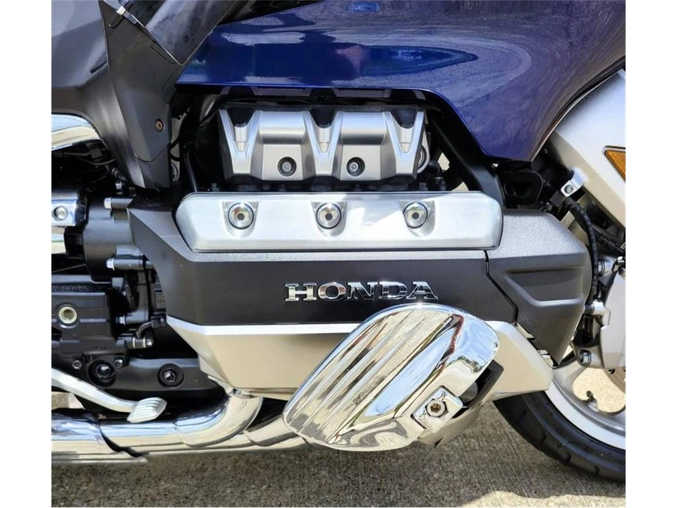 2018 Honda Gold Wing - Image 18 of 21