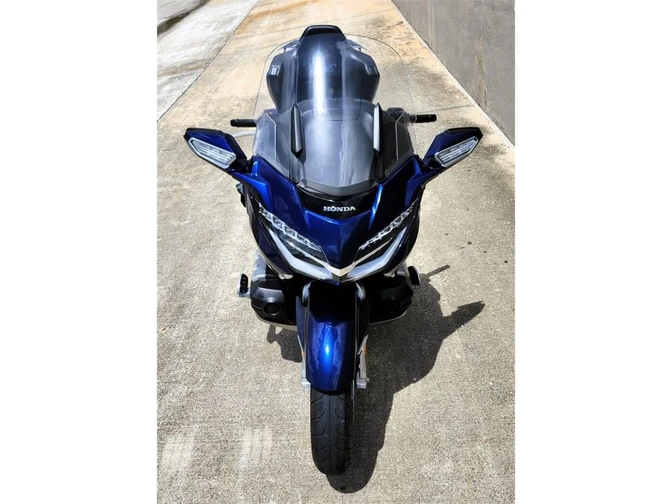 2018 Honda Gold Wing - Image 9 of 21