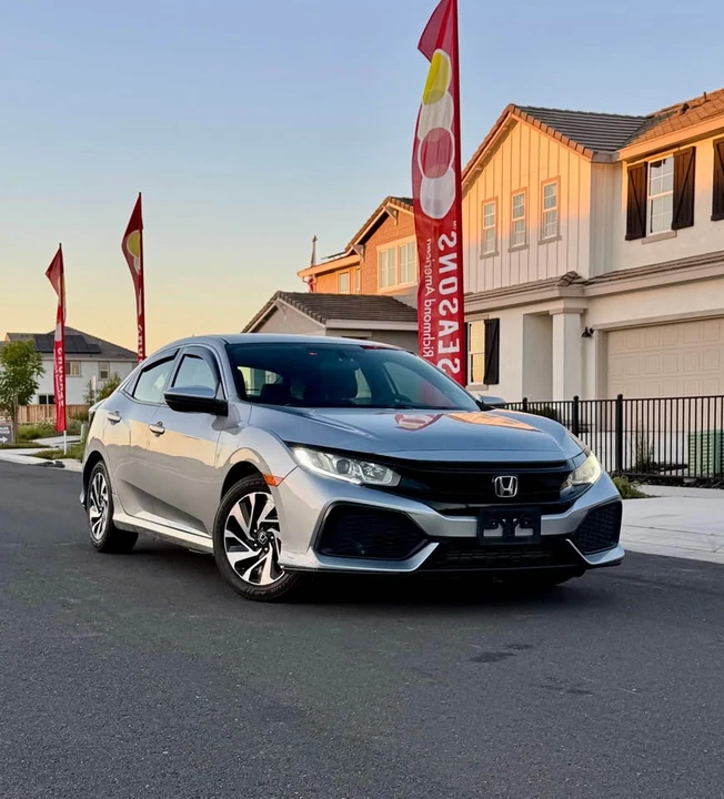 2018 Honda Civic 10th Gen - Image 12 of 16