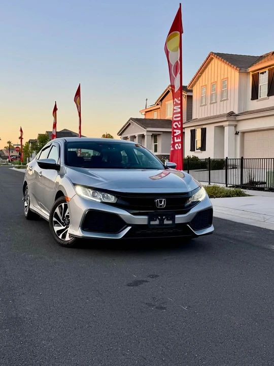 2018 Honda Civic 10th Gen - Image 13 of 16