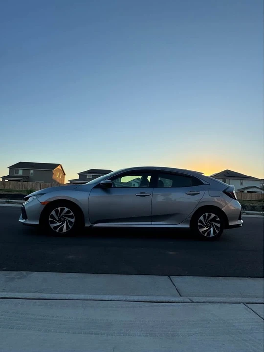2018 Honda Civic 10th Gen - Image 5 of 16