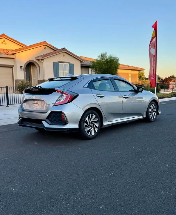 2018 Honda Civic 10th Gen - Image 3 of 16