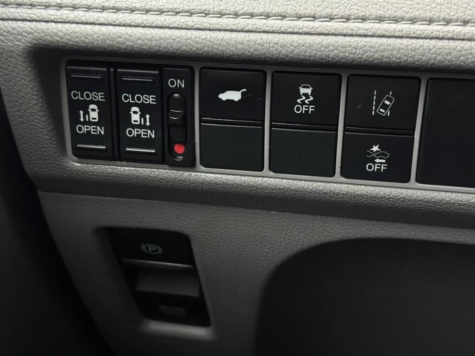 2018 Honda Odyssey - Image 14 of 21
