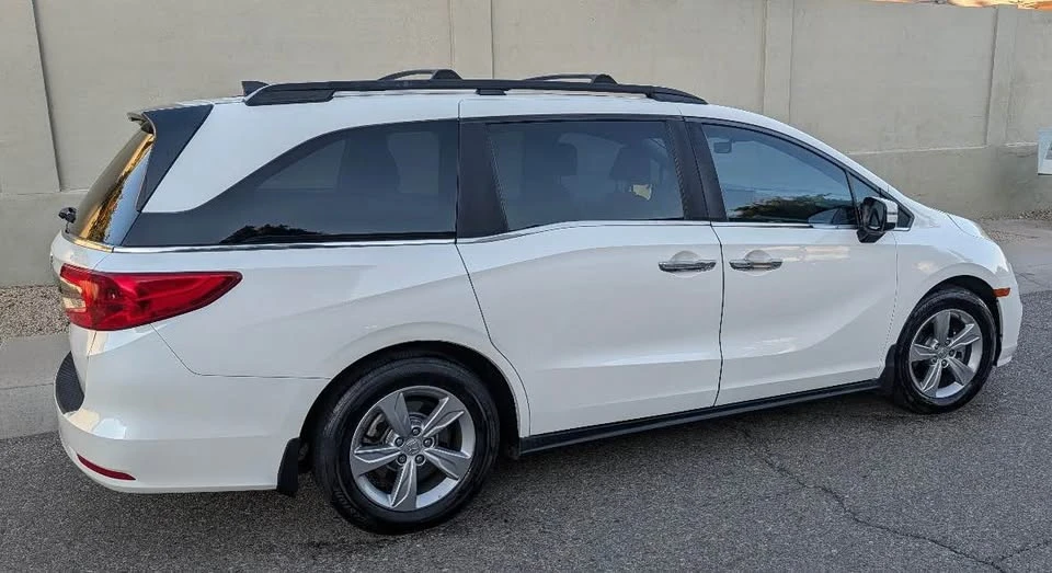 2018 Honda Odyssey - Image 2 of 17