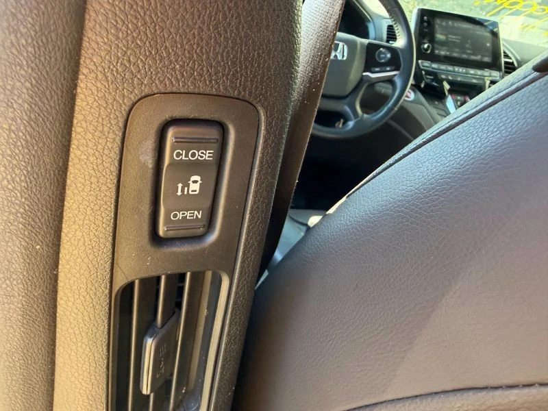 2018 Honda Odyssey - Image 10 of 12