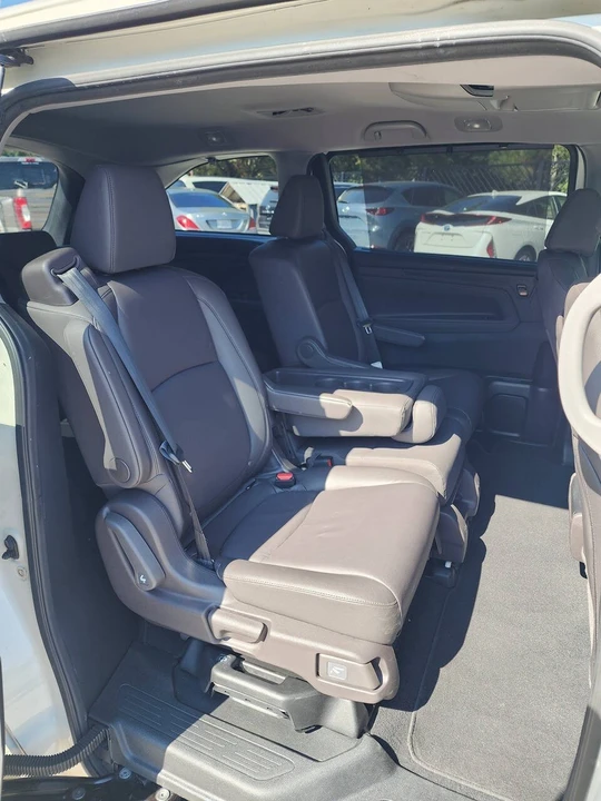 2018 Honda Odyssey - Image 17 of 21