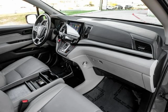 2018 Honda Odyssey - Image 15 of 21