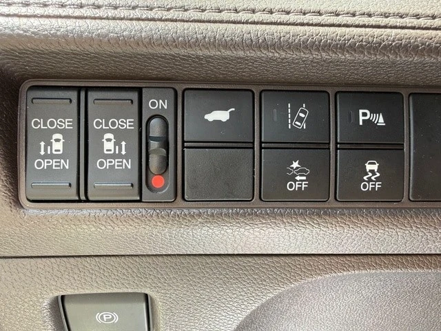 2018 Honda Odyssey - Image 14 of 21