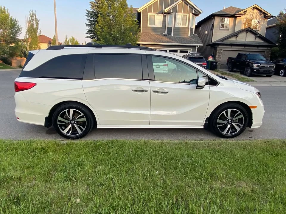 2018 Honda Odyssey - Image 2 of 8
