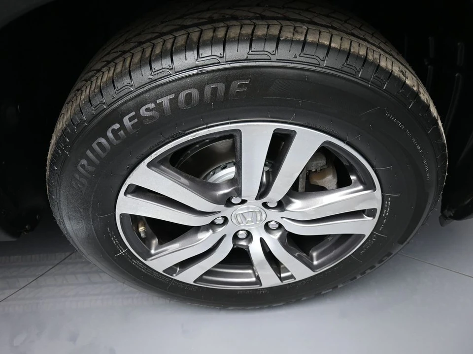2018 Honda Pilot 3rd Gen - Image 12 of 21