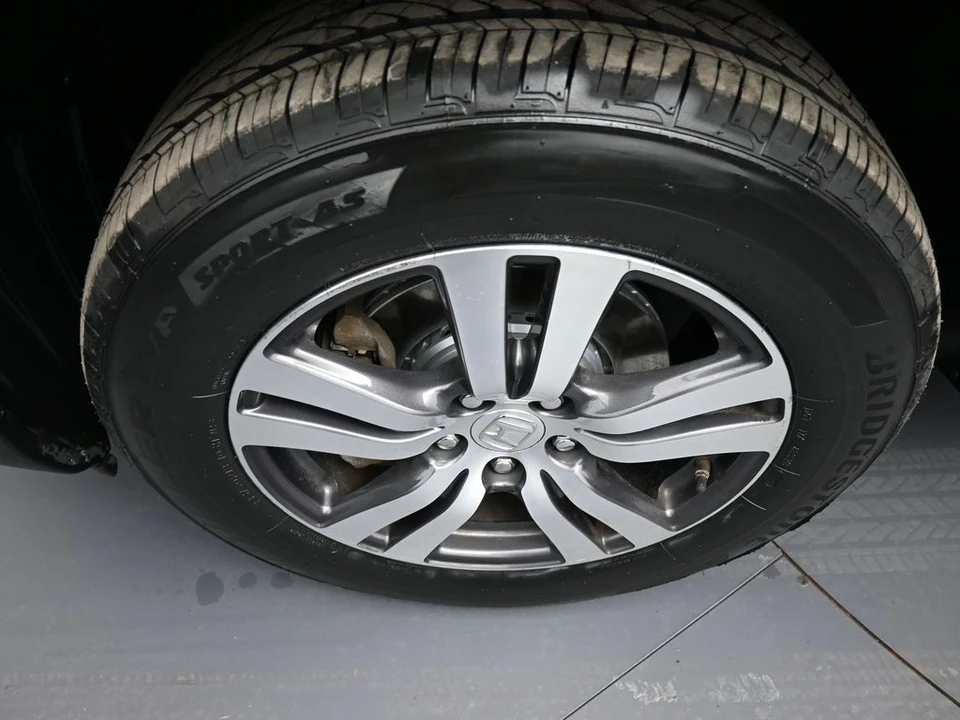 2018 Honda Pilot 3rd Gen - Image 14 of 21
